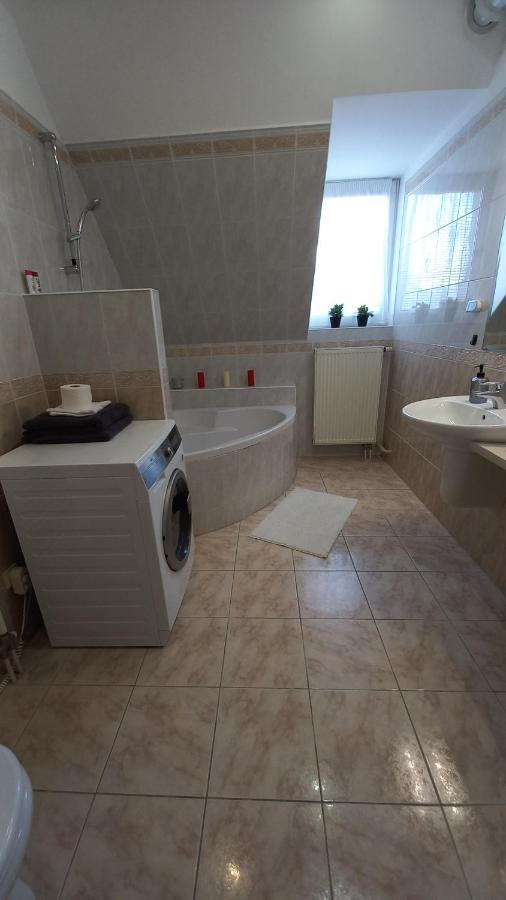 Villa Haskova With 3 Bedrooms Banska Bystrica Ngoại thất bức ảnh